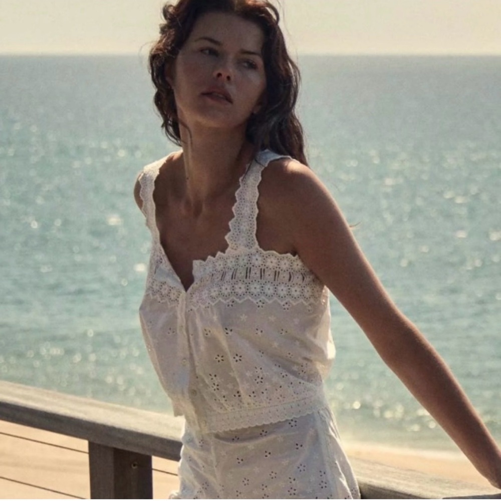Doen White Eyelet Cropped Tank